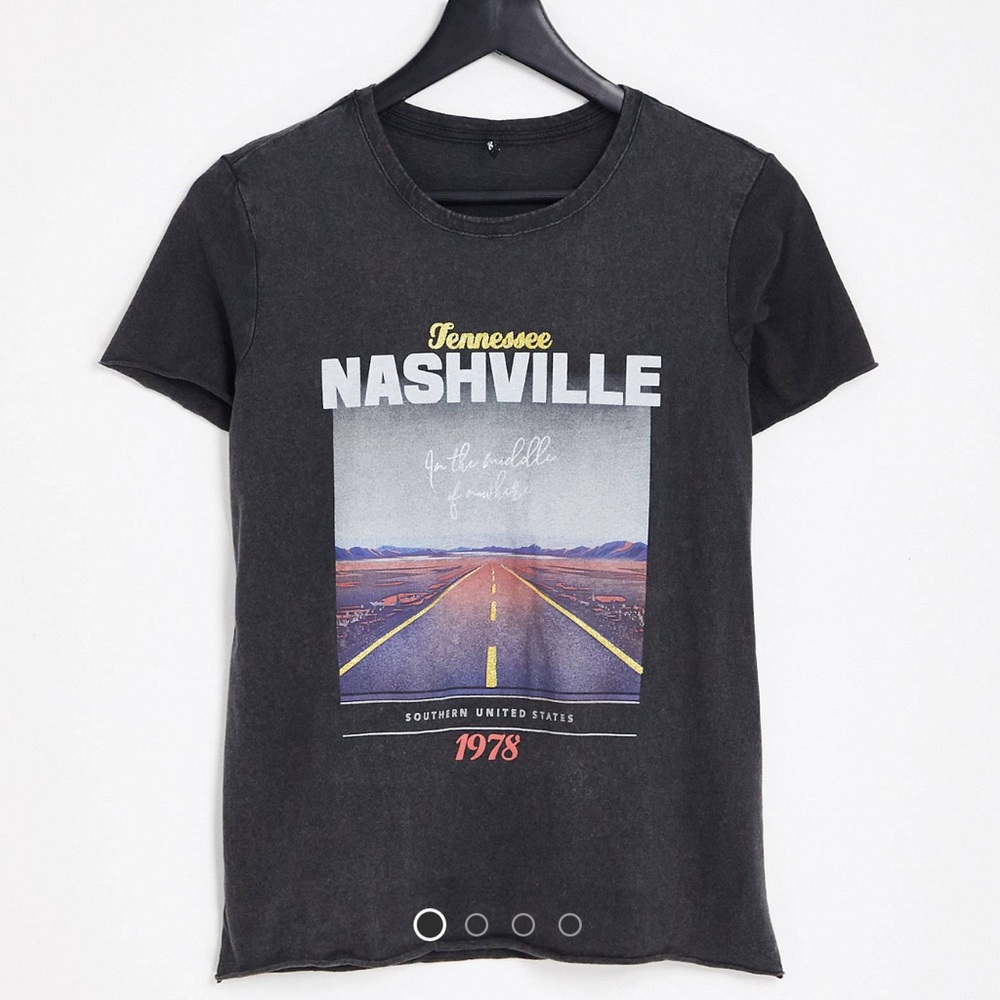 SOLD🚫Nashville motif tee